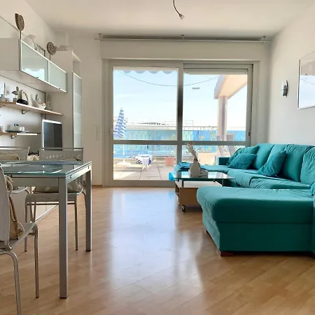 Stylish Penthouse With Amazing Roof Deck Lägenhet